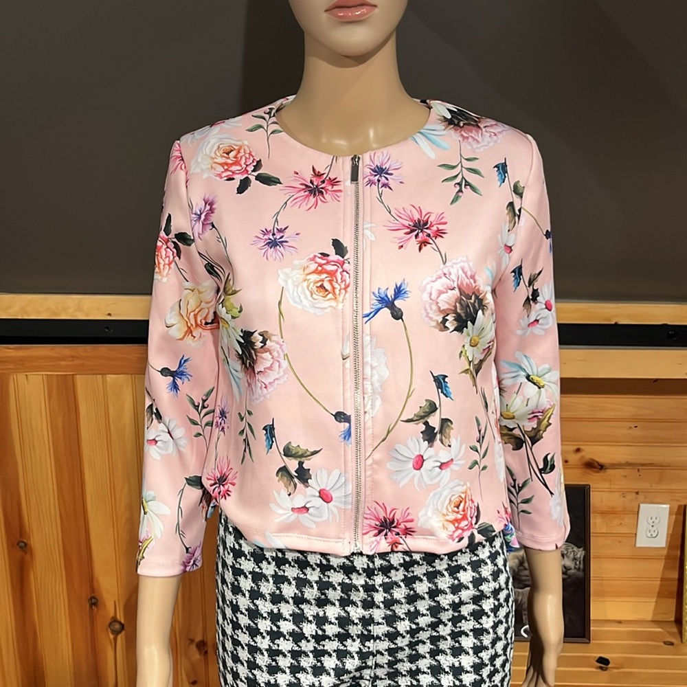 Pink Floral Cropped Jacket NWT - Carmen Marc Valvo Size S MSRP $98